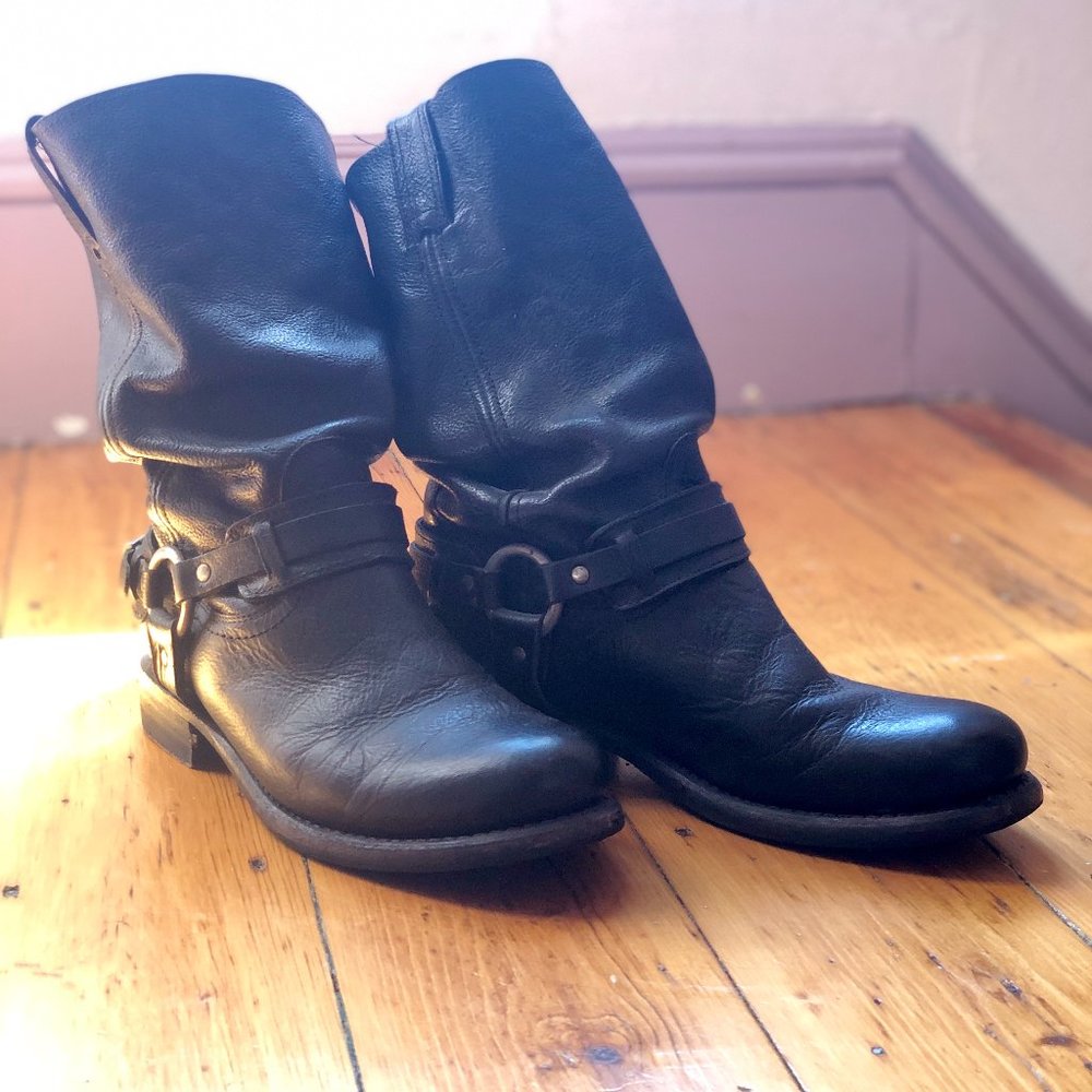 FRYE Size 10B JENNA Black Leather Belted Harness B